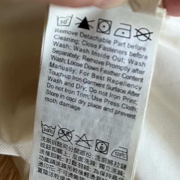 Giordano Goose down Long Puffer with Detachable hoodie and Fur trim- Medium - Picture 6 of 15